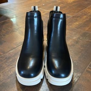 Shu Shop size 7.5, black